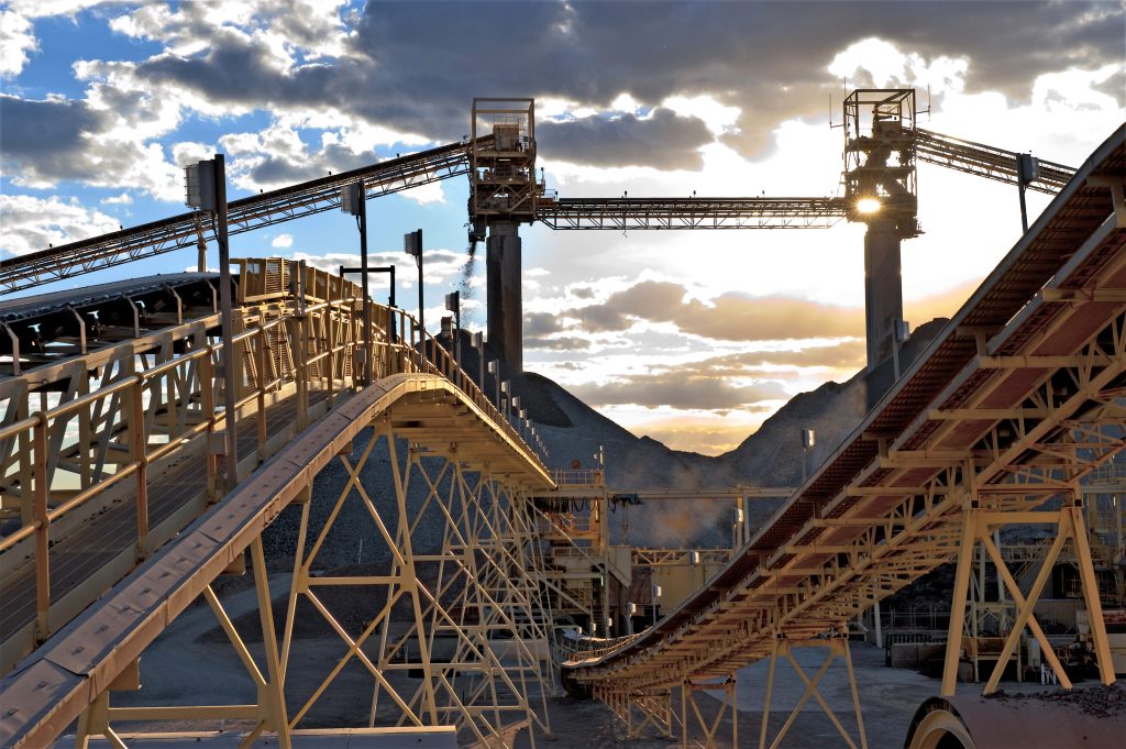 Convey,Belts,,Mine,Transport,Of,Ore,To,The,Pile,For